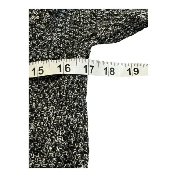 Ann Taylor Loft Women’s Small Heather Gray Sweater With Button Detailed Shoulder - Picture 5 of 7
